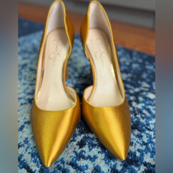 Jessica Simpson| Gold pump| Size 8.5 - Picture 3 of 3